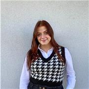 Hai bisogno di qualcuno che aiuti tuo figlio a studiare e andare bene a scuola? Sono la persona che fa per te